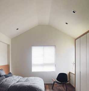 装修小客厅白墙怎么装饰能现空间大